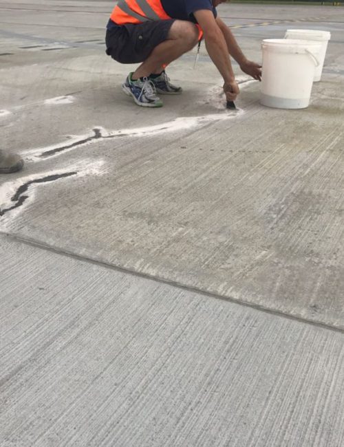Concrete-mender-airport-MXP-crack-repair3-1024x768